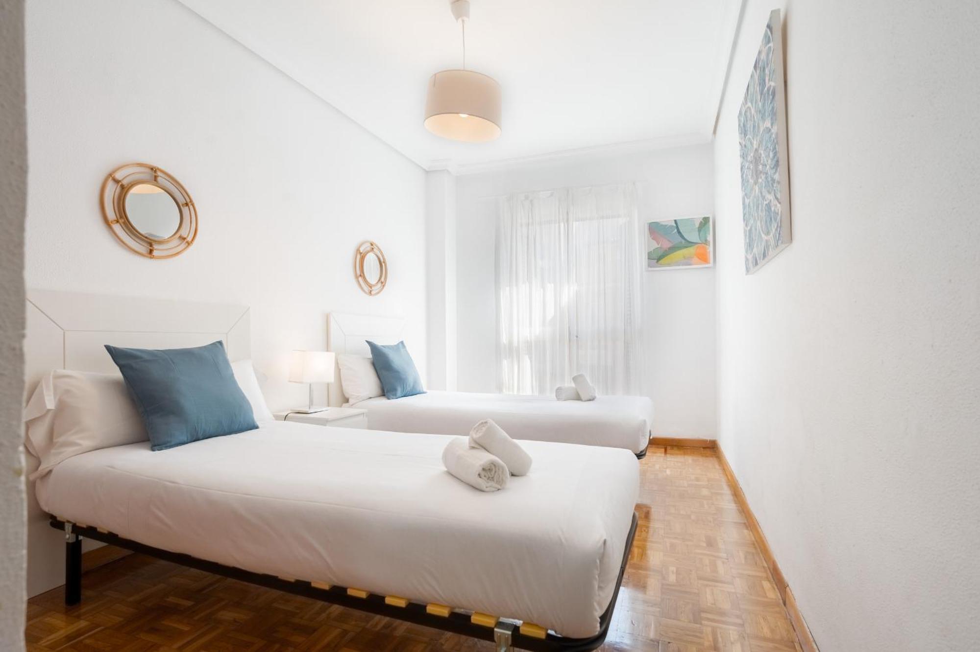 Bright Apt. Puerta Osario 3 Bedrooms 2 Bathrooms *