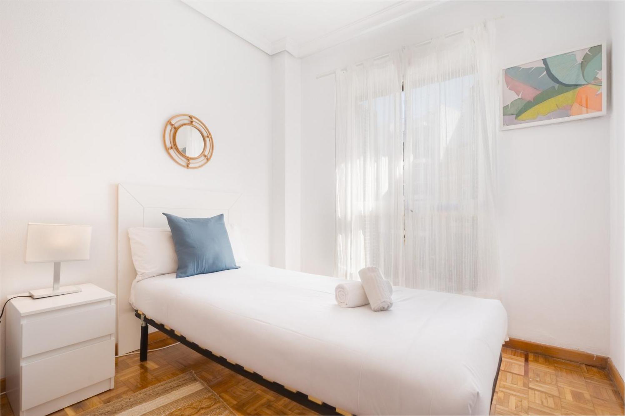 Bright Apt. Puerta Osario 3 Bedrooms 2 Bathrooms Appartement