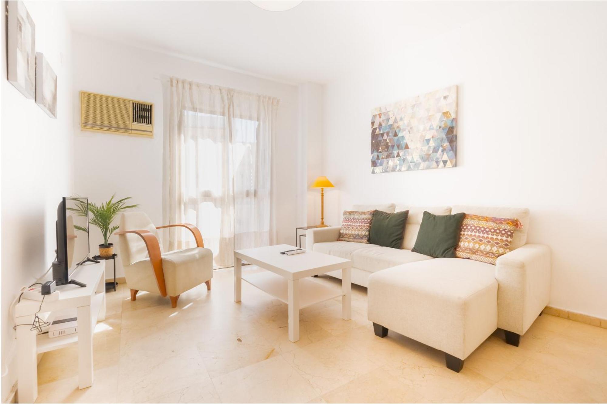 Bright Apt. Puerta Osario 3 Bedrooms 2 Bathrooms * Séville